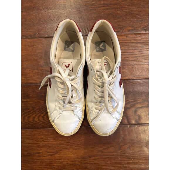 Veja Women Size 9 Designer  Classic Luxury Comfort Sneaker Barn Red - Picture 2 of 6